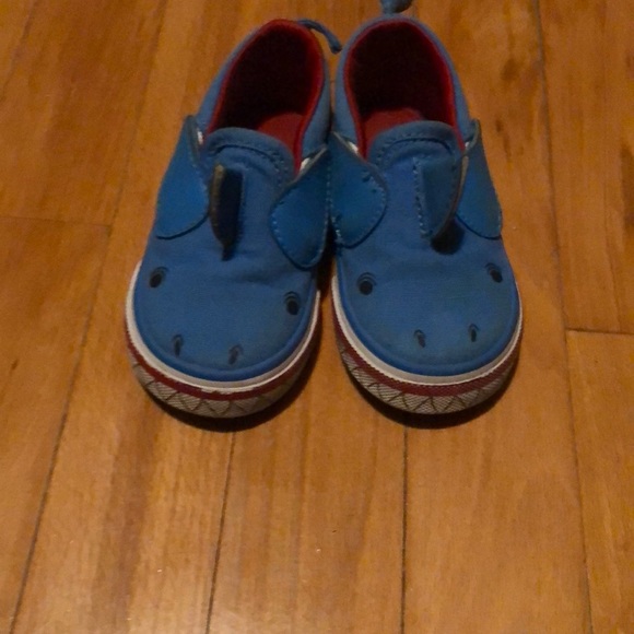 Shark Vans - Picture 1 of 4